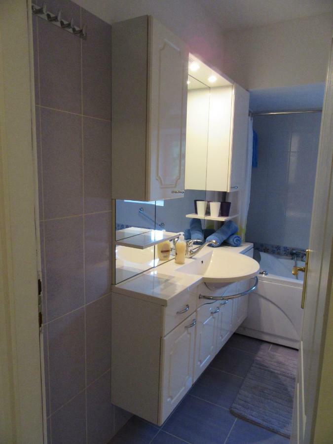 Apartman Julia Apartment Рийека Екстериор снимка