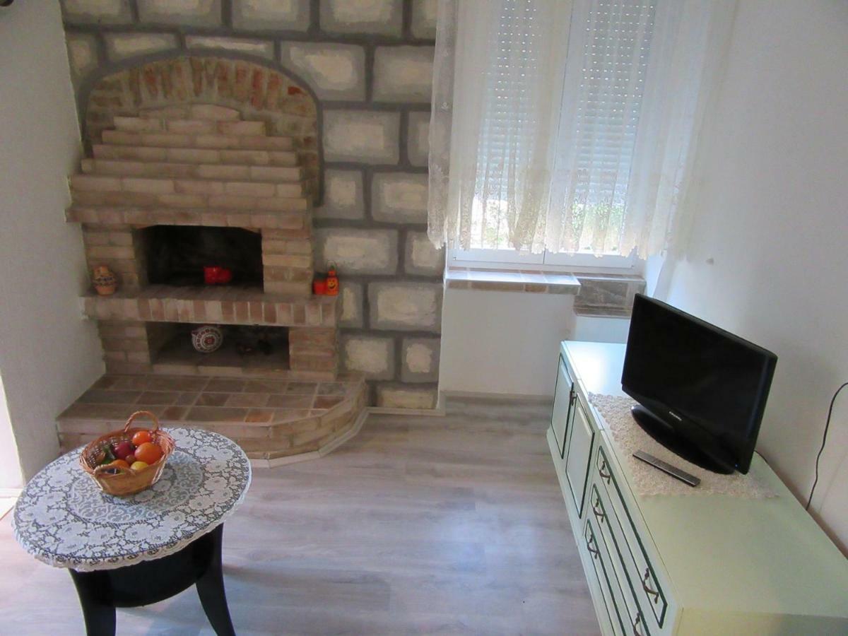 Apartman Julia Apartment Рийека Екстериор снимка